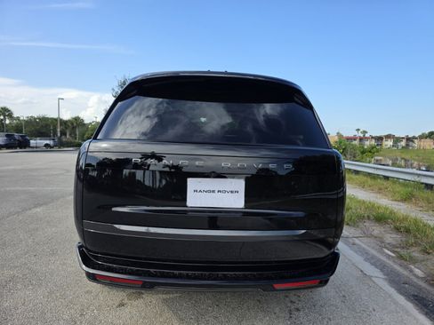 New 2026 Land Rover Range Rover Long Wheelbase SE AWD/4WD image 6