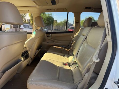 Used 2011 Lexus LX 570 4WD w/ Luxury Pkg image 9