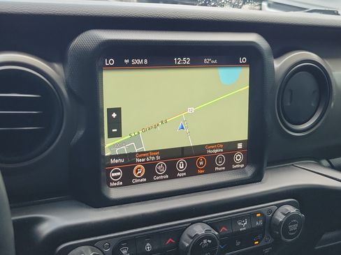 Used 2022 Jeep Gladiator Sport AWD/4WD image 27