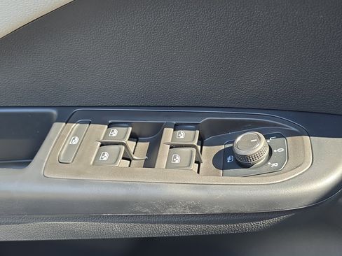 New 2025 Volkswagen Taos S image 26