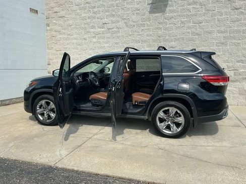 Used 2019 Toyota Highlander Limited Platinum AWD/4WD image 10
