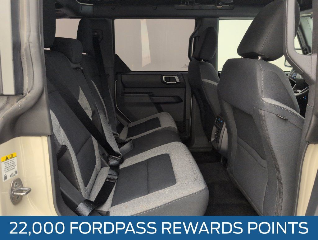 Used 2025 Ford Bronco 4-Door w/ Sasquatch Package AWD/4WD image 16