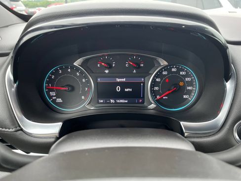 Used 2023 Chevrolet Traverse LT FWD image 15