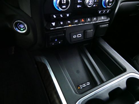 Used 2020 GMC Sierra 2500 Denali w/ Denali Ultimate Package AWD/4WD image 29