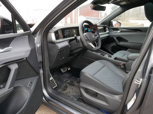 New 2026 Volkswagen Tiguan SE R-Line AWD/4WD image 7