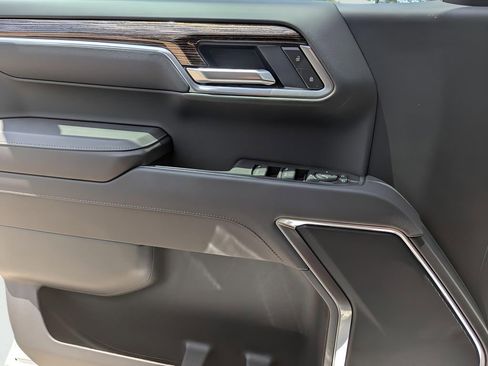 New 2026 GMC Sierra 1500 Elevation image 13