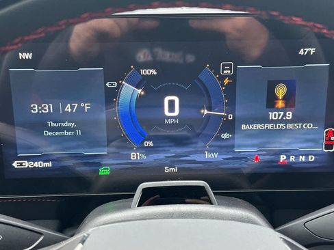 New 2026 Chevrolet Blazer EV RS w/ LPO, Blackout Package FWD image 31