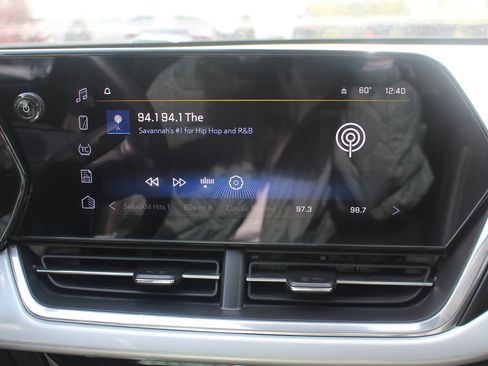 Used 2024 Chevrolet Trax LT w/ LT Convenience Package image 27