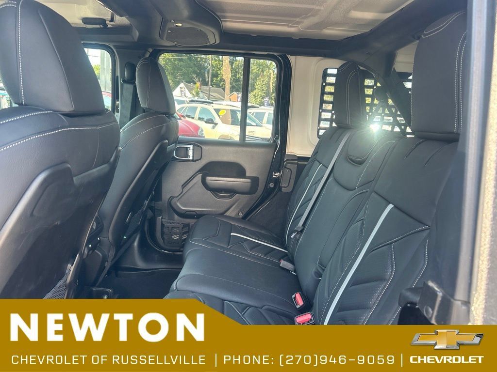 Used 2024 Jeep Wrangler Unlimited Rubicon w/ Technology Group AWD/4WD image 10