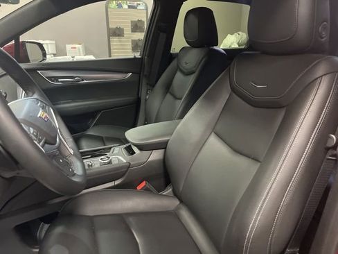 Certified 2024 Cadillac XT5 Luxury image 22