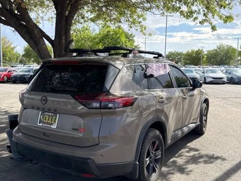 Used 2025 Nissan Rogue SV AWD/4WD image 9