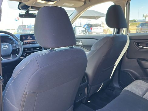 Certified 2025 Nissan Rogue SV image 17