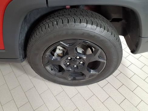 Used 2023 Jeep Compass Trailhawk AWD/4WD image 8