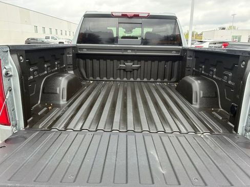 Used 2025 Chevrolet Silverado 1500 High Country w/ High Country Premium Package AWD/4WD image 16