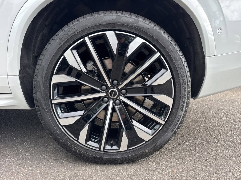 New 2026 Volvo XC90 T8 Plus w/ Protection Package AWD/4WD image 26