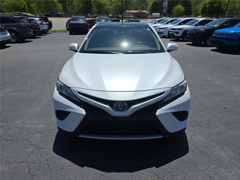 Used 2019 Toyota Camry XSE FWD image 8