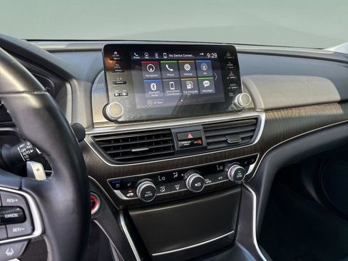 Used 2021 Honda Accord Touring image 13