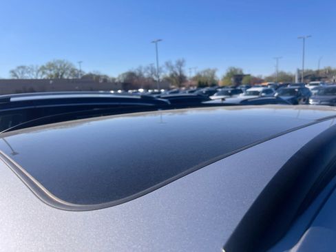 Certified 2023 Volkswagen Tiguan SE R-Line AWD/4WD image 7