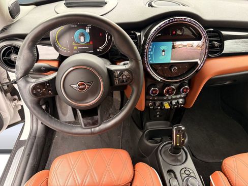 Certified 2024 MINI Cooper SE image 21