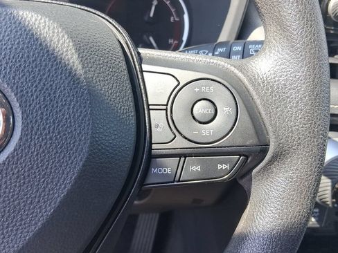 Used 2025 Toyota RAV4 XLE AWD/4WD image 24