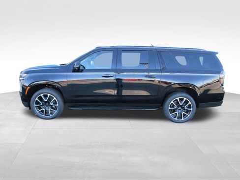 New 2026 Chevrolet Suburban RST w/ Comfort Package AWD/4WD image 3