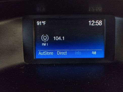 Used 2018 Ford Focus SE FWD image 25