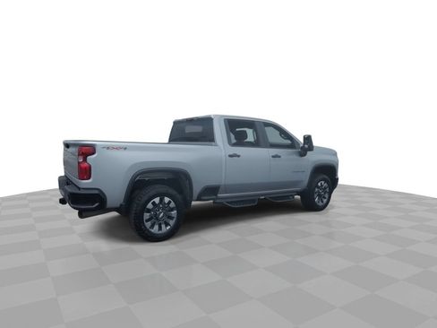 Used 2022 Chevrolet Silverado 2500 Custom w/ Custom Value Package AWD/4WD image 8