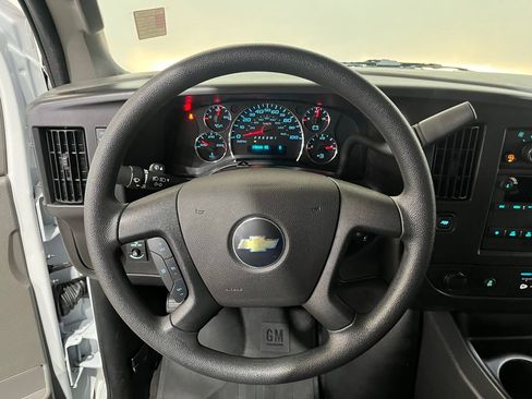 Used 2025 Chevrolet Express 3500 LT w/ LT Preferred Equipment Group RWD image 19