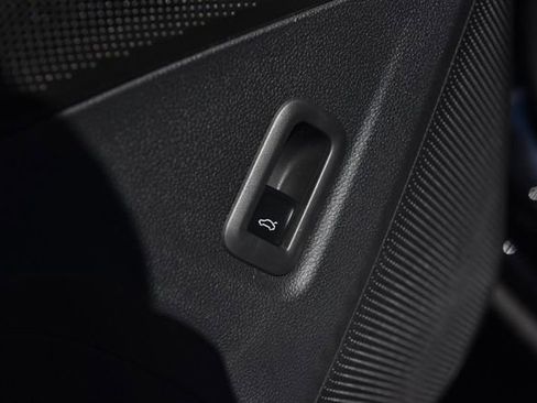 New 2026 Volkswagen Tiguan SE AWD/4WD image 9