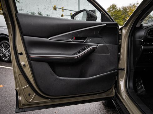 Used 2025 MAZDA CX-30 Carbon image 8