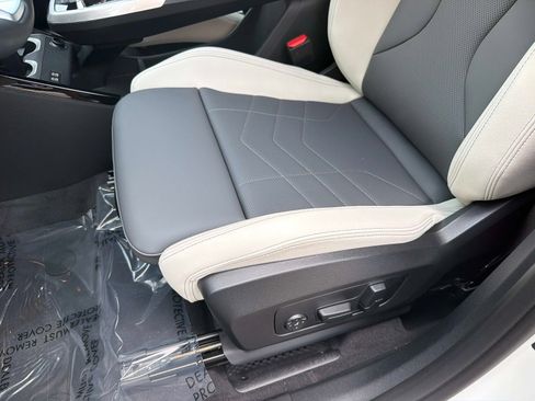 New 2026 BMW X1 xDrive28i w/ Convenience Package AWD/4WD image 18