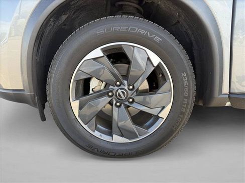 Used 2024 Nissan Rogue SV FWD image 25