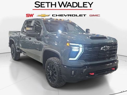 New 2026 Chevrolet Silverado 2500 LT w/ Trail Boss Package AWD/4WD image 1