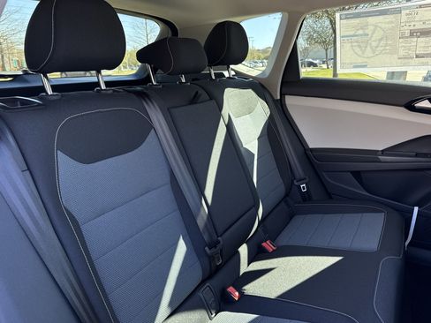 Certified 2025 Volkswagen Taos S image 47