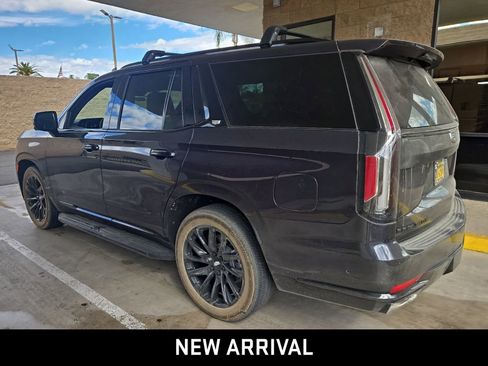 Used 2024 Cadillac Escalade Sport w/ LPO, ONYX Package image 5