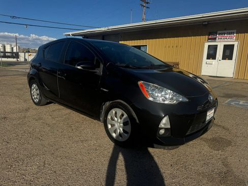 Used 2013 Toyota Prius C One FWD image 3
