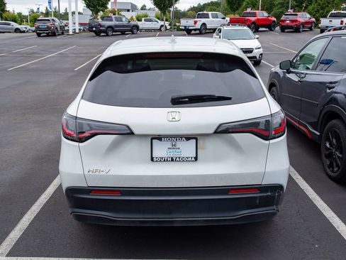 Certified 2024 Honda HR-V LX image 4
