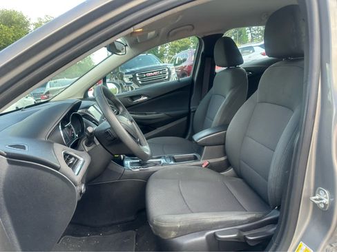 Used 2017 Chevrolet Cruze LT FWD image 10