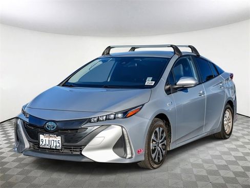 Used 2022 Toyota Prius Prime XLE image 5