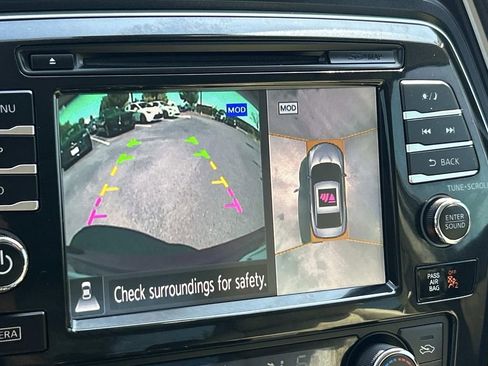 Used 2017 Nissan Maxima Platinum w/ Interior Lighting Package image 27