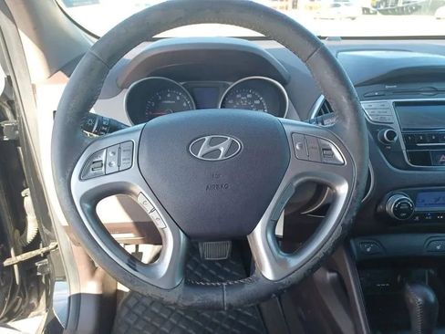 Used 2011 Hyundai Tucson Limited FWD image 14