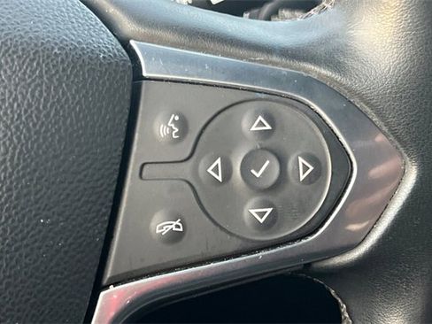 Used 2023 Chevrolet Traverse LT image 34