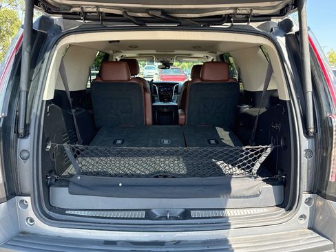 Used 2017 Cadillac Escalade Luxury AWD/4WD image 27
