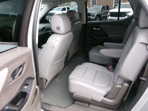 Used 2019 Chevrolet Traverse LT w/ LT Premium Package image 17