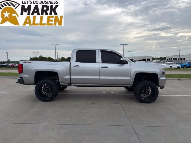 Used 2018 Chevrolet Silverado 1500 LT w/ All Star Edition AWD/4WD image 6