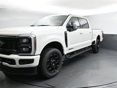 New 2025 Ford F250 Lariat w/ Black Appearance Package image 7