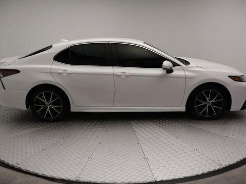 Used 2023 Toyota Camry SE FWD image 7