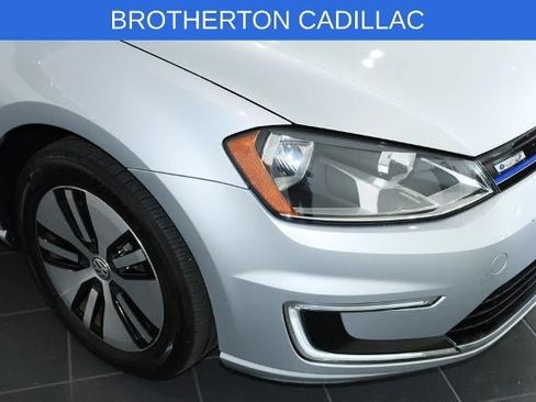 Used 2016 Volkswagen e-Golf SE FWD image 12