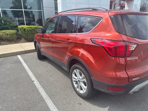 Used 2019 Ford Escape SEL AWD/4WD image 6