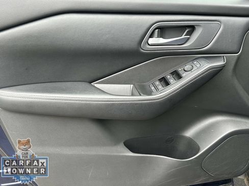 Used 2025 Nissan Rogue SV AWD/4WD image 18